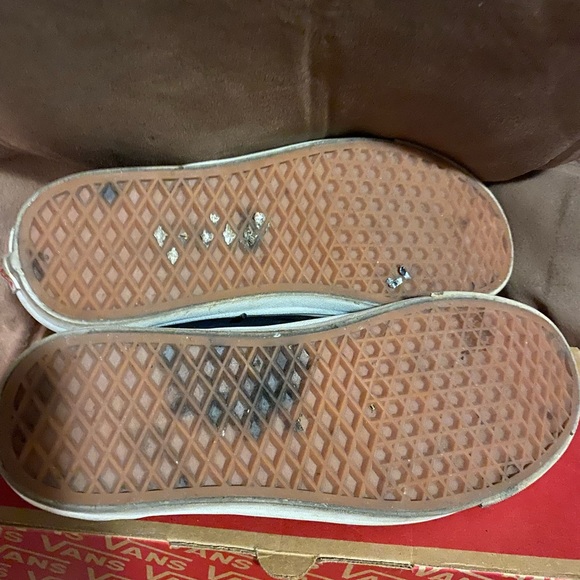 Vans Black leather with cow fur strips. Sz 9.5 still excellent condition - Picture 5 of 7